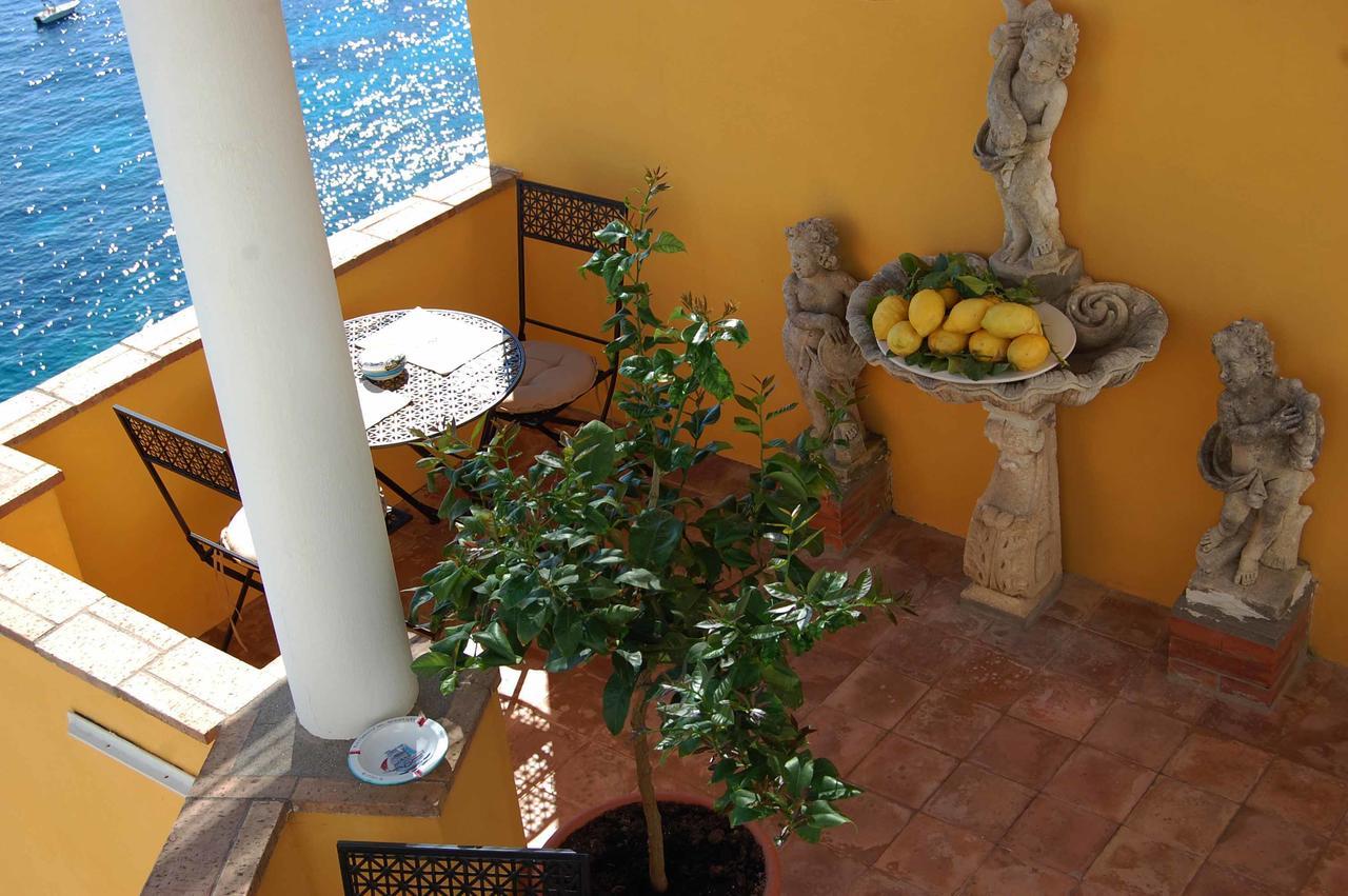 Alojamento de Acomodação e Pequeno-almoço La Terrazza Sul Mare